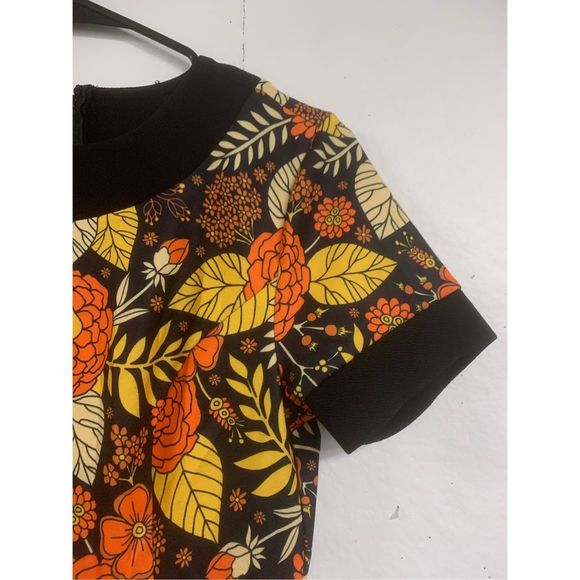 Floral Patterned Vintage Dress - Picture 4 of 7